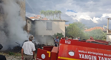 Muğla'da yangına ilk müdahale tankerleri görevde