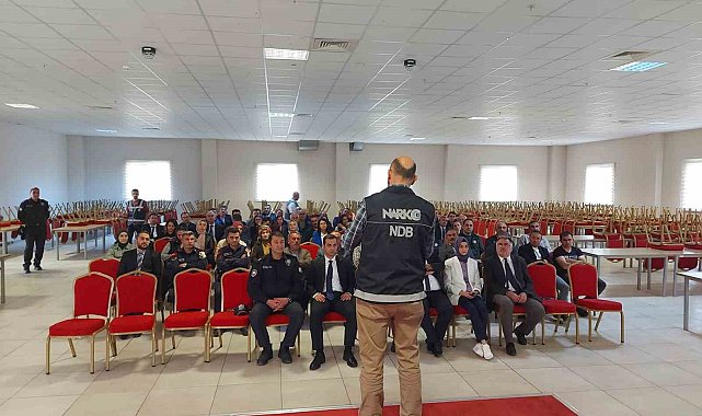 Narkotik polisinden 'Narko Rehber' eğitim faaliyeti