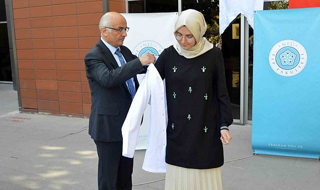 NEÜ'de Beyaz Önlük Giyme Töreni düzenlendi