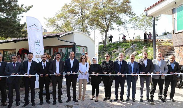 Niğde'de Kızıl Elma Yaşam Merkezi'nin açılışı yapıldı