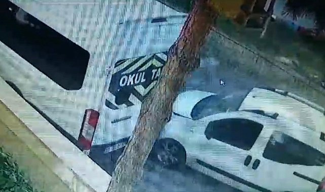 Öğrenci servisine çarpıp kaçtı