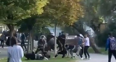 Öğrenciler saç baş birbirine girdi