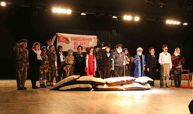 Öğrencilerin "Cumhuriyet" coşkusu