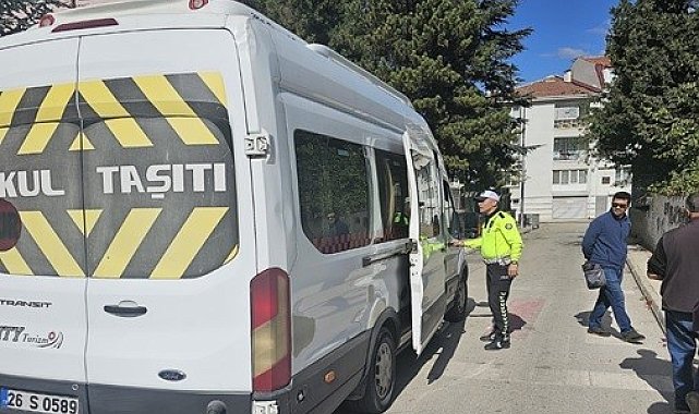 Okul servislerine denetimde bir sürücüye 8 bin TL ceza kesildi