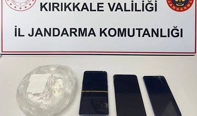 Otobüste seyahat ederken üzerindeki uyuşturucuyla jandarmaya yakalandı