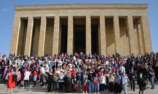 Özel bireyler Cumhuriyetin 100. yılını kutladı