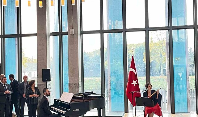 Paris Yunus Emre Enstitüsü, Cumhuriyet'in 100. yılını coşkuyla kutladı