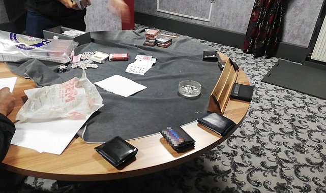 POS cihazı ile kumar oynatıp tefecilik yapan şebekeye operasyon: 10 gözaltı