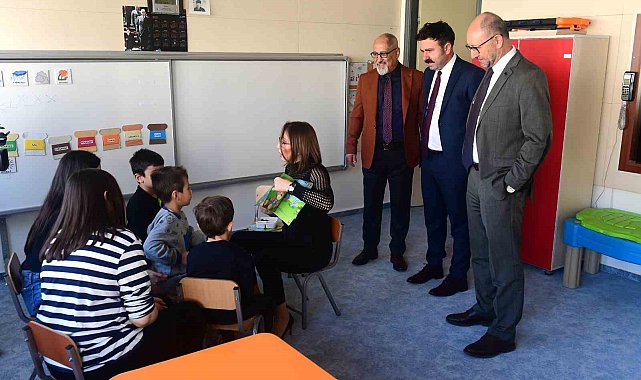 Rektör Prof. Dr. Erdal, Engelliler Araştırma Enstitüsü ve DİLKOM'u ziyaret etti
