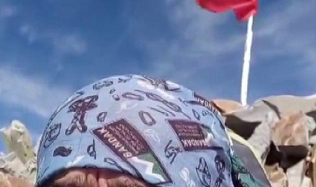 Sivaslı dağcı, 13 saatte tırmandığı 4 bin rakımlı zirveden İsrail'e seslendi
