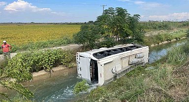 Tarım işçilerini taşıyan midibüs kaza yaptı, 7 işçi yaralı