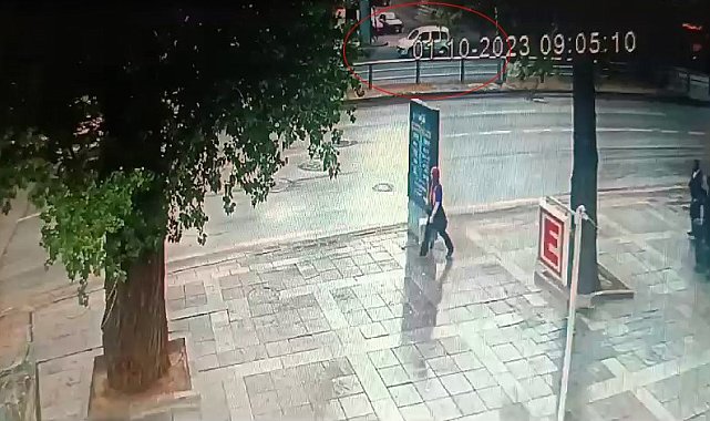 Teröristler saldırı girişimi öncesi kullandıkları araçla kameralara yansıdı