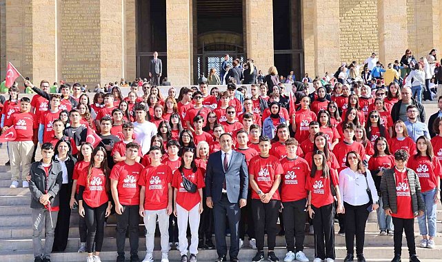 Toroslar'ın gençleri Anıtkabir'i ziyaret etti