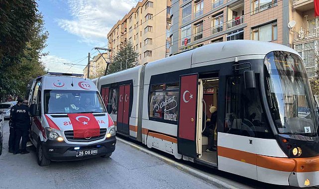 Tramvayın çarptığı 16 yaşındaki genç kız yaralandı