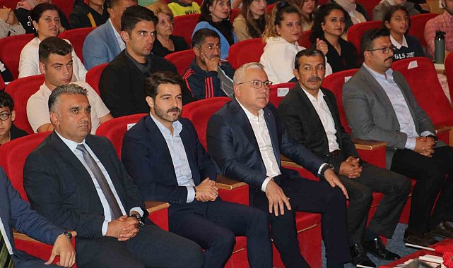 Türk dünyasının önemli müzik grubu Sivas'ta sahne aldı