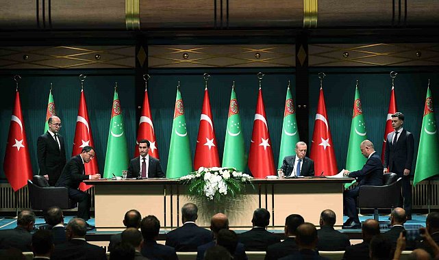 Türkiye ve Türkmenistan arasında 13 anlaşma imzalandı