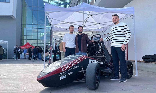 Üniversite öğrencileri 8 ayda yer uçağı yaptı