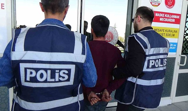 Üvey babasını bıçaklayarak öldüren zanlı tutuklandı