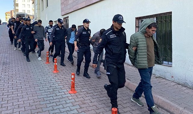 Uyuşturucu operasyonunda yakalanan 9 şahıs adliyede
