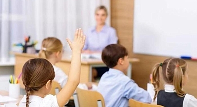 Yarın okullar tatil mi? 3 Ekim 2023 Salı okul var mı, hangi illerde okul tatil edildi? Gözler Valilik açıklamasında!