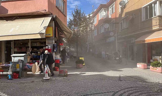 Yıkım esnasında su kullanılmaması vatandaşı toza buladı