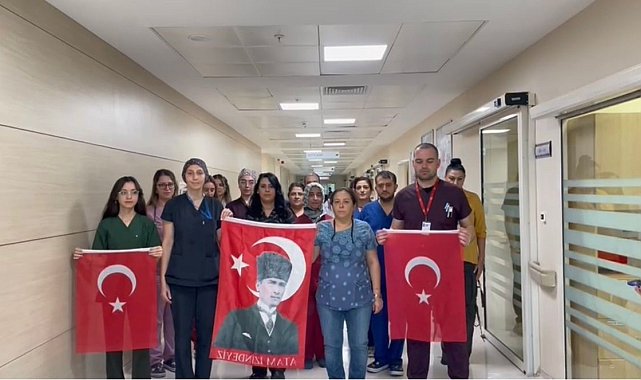 Yoğun bakım servisinde 100'üncü yıl kutlaması