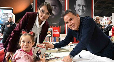 13. Antalya Kitap Fuarı'nda yerel yazarlar kitaplarını tanıtıyor