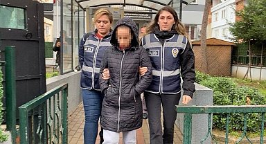2. kattan düşen kocasının başında bıçakla bekleyen kadın tutuklandı