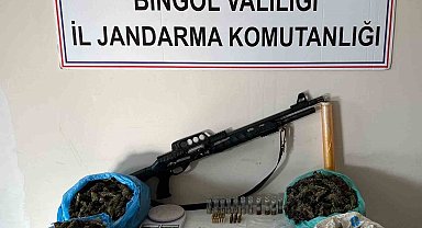 21 yıl hapis cezası bulunan 2 zanlı, saklandıkları evlerde yakalandı