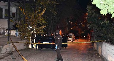 25 yaşındaki genç silahla kendini vurdu