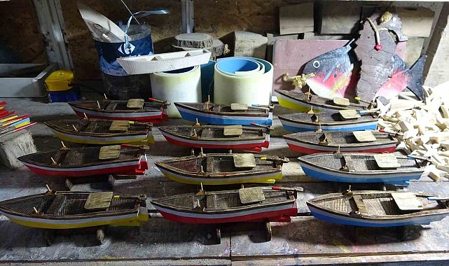 28 yıl öğretmenlik yaptı, şimdi ağaca şekil veriyor