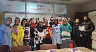 Acil sağlık çalışanlarına doğum vakalarına müdahale eğitimi