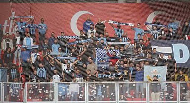 Adana Demirsporlu taraftarlar, takımını yalnız bırakmadı