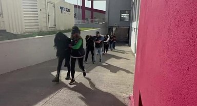 Adana'da torbacı operasyonunda yakalanan 2 kişi tutuklandı