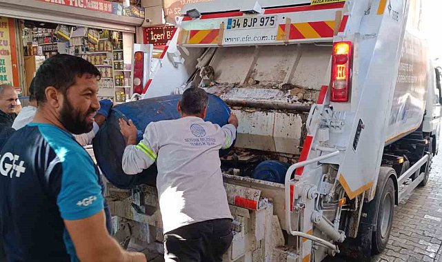 Adana'da yarı çıplak dana ayağı temizliği pahalıya patladı