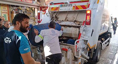Adana'da yarı çıplak dana ayağı temizliği pahalıya patladı