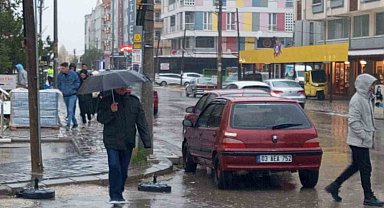 Afyonkarahisar'da sağanak yağış etkili oldu