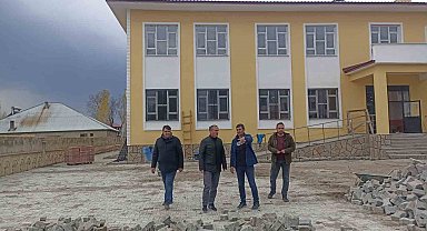 Ağrı İl Milli Eğitim Müdürü Kökrek, Patnos'taki okul inşaatlarını denetledi