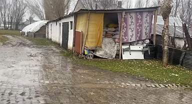 Ağrı'da fırtına hayatı durdurdu
