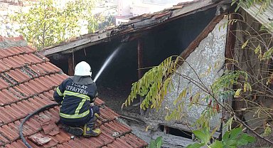 Ahşap evde çıkan yangında 1 kişi dumandan etkilendi