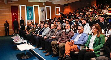 Akademisyenler, sigara bağımlılığıyla mücadelenin önemini anlattı