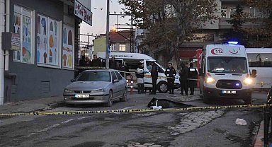 Akaryakıt tankerinin altında kalan kadın hayatını kaybetti