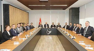 Akıncı, TOBB Gaziantep Genç Girişimciler Kurulu Üyeleriyle bir araya geldi