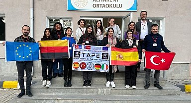 Alman ve İspanyol öğrenciler dezenformasyonla mücadele için Gediz'e geldi