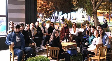 Altıeylül Belediyesi gençlerin de yanında