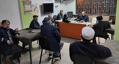 Altıntaş'ta çiftçileri bilgilendirme toplantısı