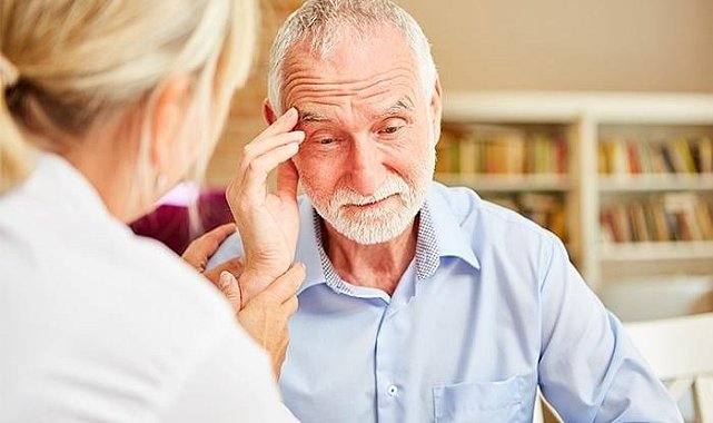 Aman dikkat! Hemen deneyin, küçük parmağınızla bu hareketi yapamıyorsanız risk altında olabilirsiniz