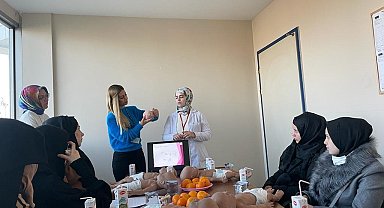 Anne adaylarına sağlıklı gebelik anlatıldı