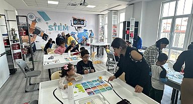 Ara tatilde öğrencilere yönelik kodlama destekli atölye çalışmaları sürüyor