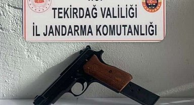 Araçta tabanca ele geçirildi